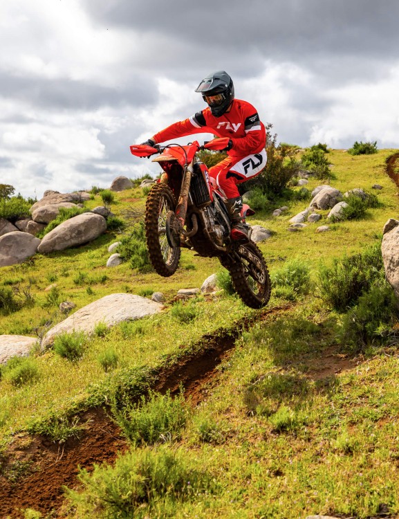 crf450rx-product-page-hero-mobile-1600x2080