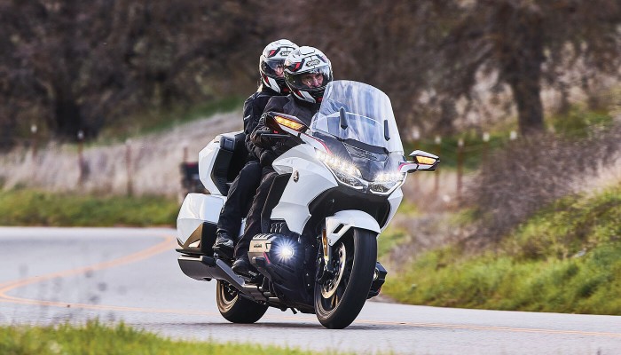 goldwing-tour-product-page-zig-zag-img1-1400x800-01