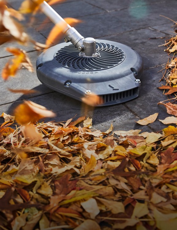 blower-versatool-attachment-product-page-hero-mobile-1600x2080-min